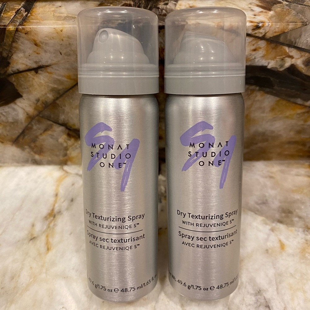 Monat Dry Texturizing Spray